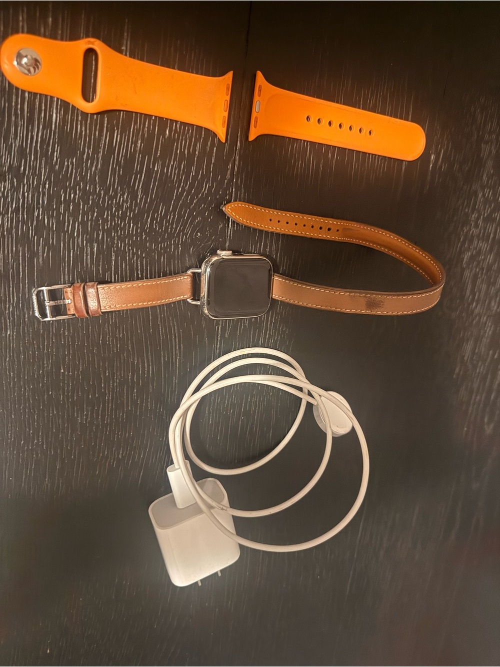 Hermes Apple Watch Series 7
With orange and wrap around band
Gently worn - Picture 2 of 10